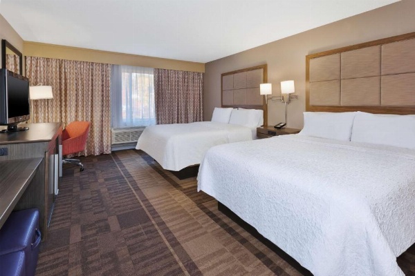 Hampton Inn By Hilton Waterbury image 8